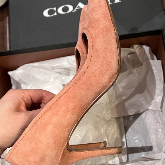 Coach heel - Picture 2 of 4